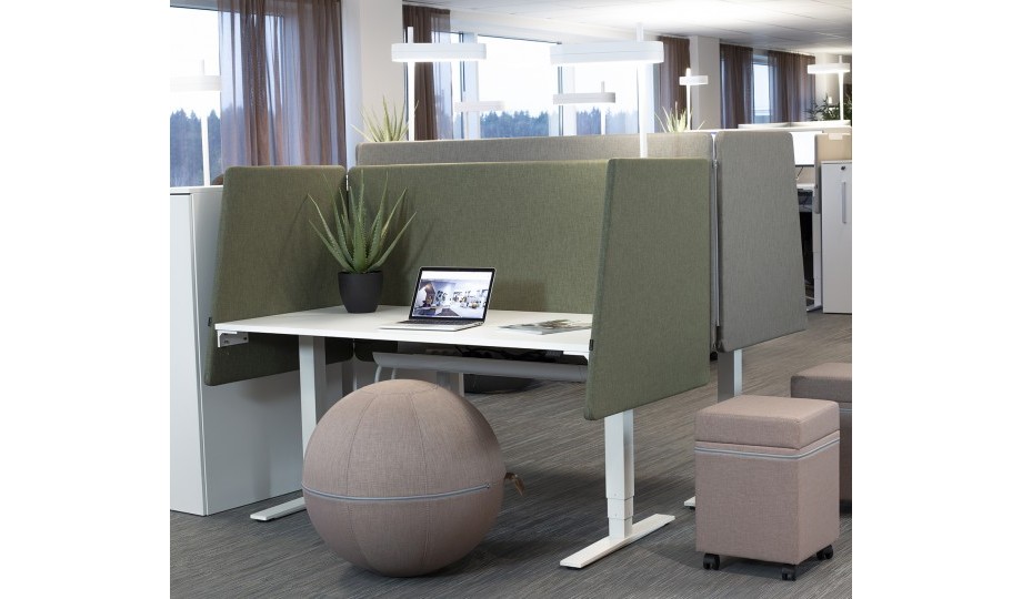 Screen Desk booth