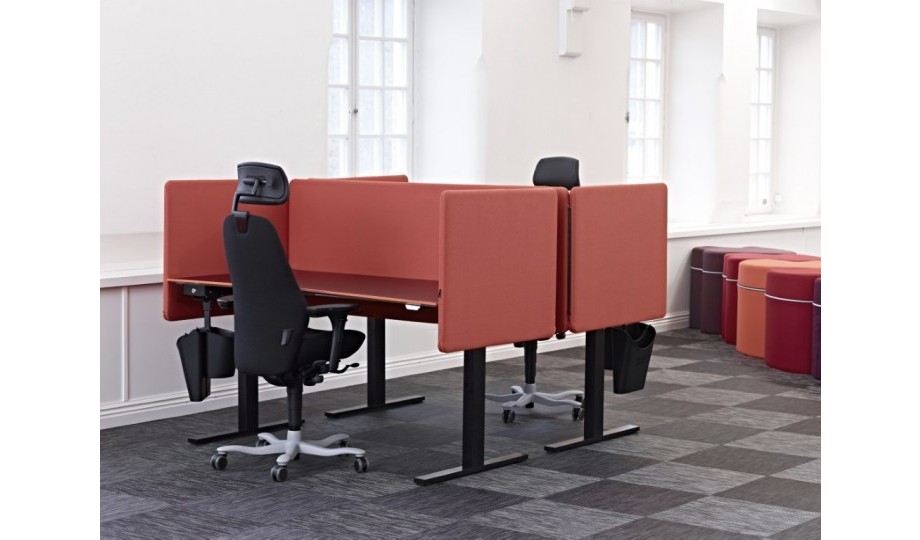 Screen Desk booth